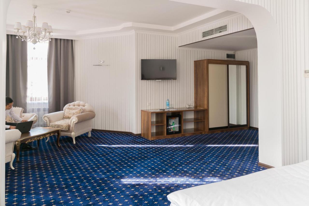 Hotel Khanaka Turkistan Ngoại thất bức ảnh