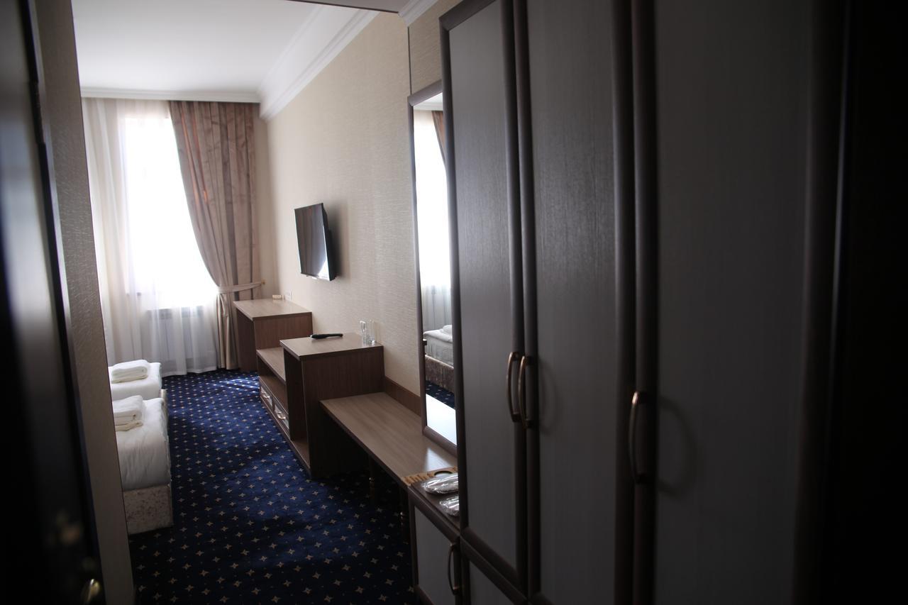 Hotel Khanaka Turkistan Ngoại thất bức ảnh